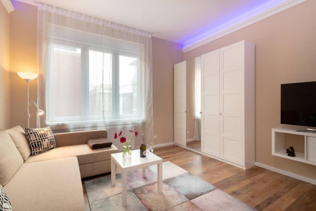 Nice And Cozy Apartment Next To The Parliament Budapest Luaran gambar