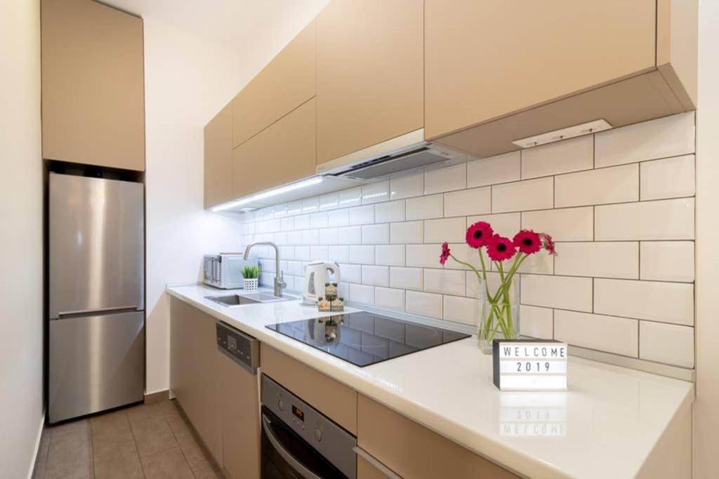 Nice And Cozy Apartment Next To The Parliament Budapest Luaran gambar