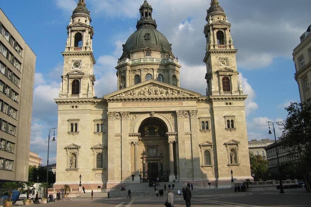 Nice And Cozy Apartment Next To The Parliament Budapest Luaran gambar