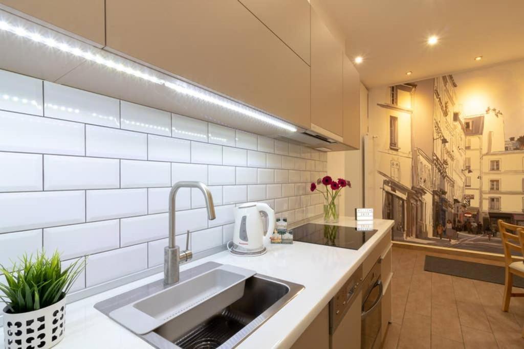 Nice And Cozy Apartment Next To The Parliament Budapest Luaran gambar