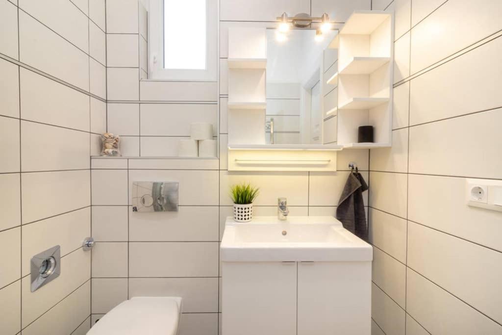 Nice And Cozy Apartment Next To The Parliament Budapest Luaran gambar